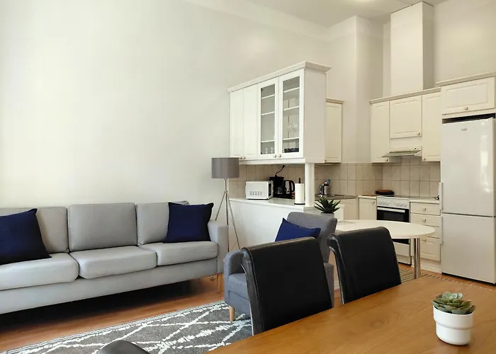 Kotimaailma - Keskustanelioe - Haemeenkatu 2 *